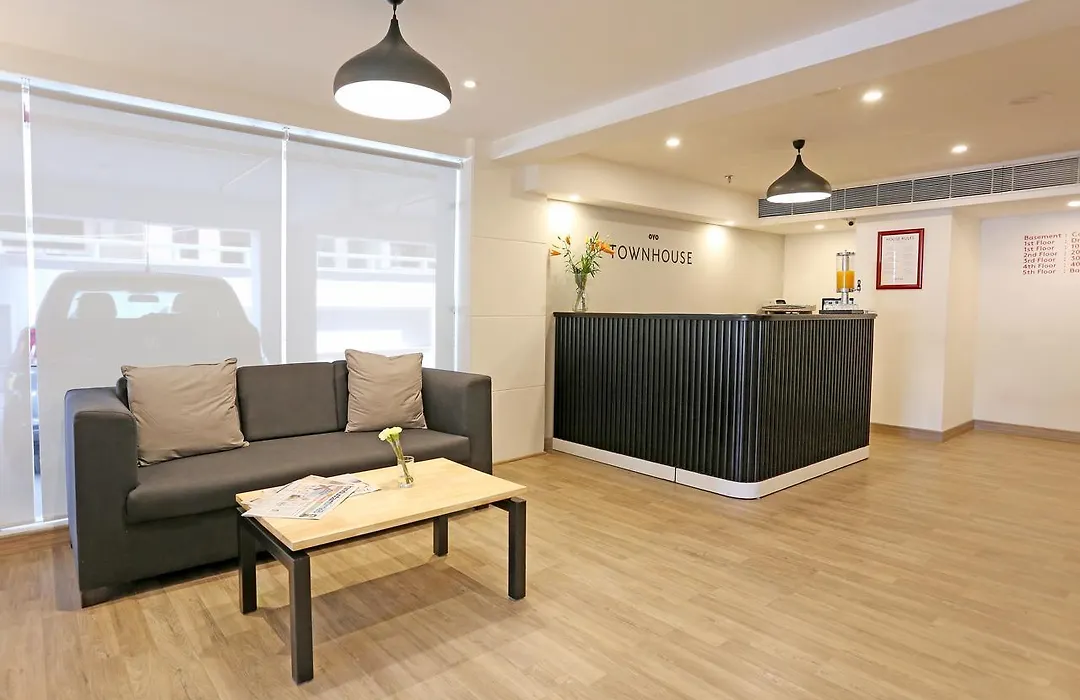 Oyo Townhouse 015 Lajpat Nagar-1